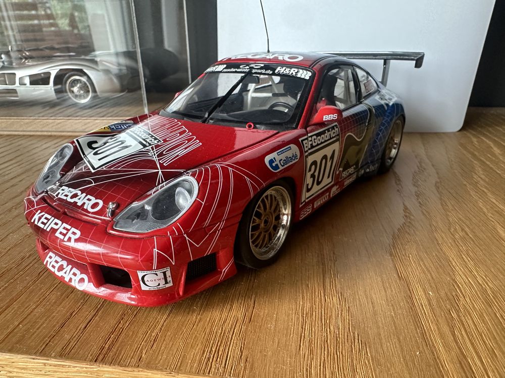 Autoart porsche 911 996 GT3 RS skala 1:18