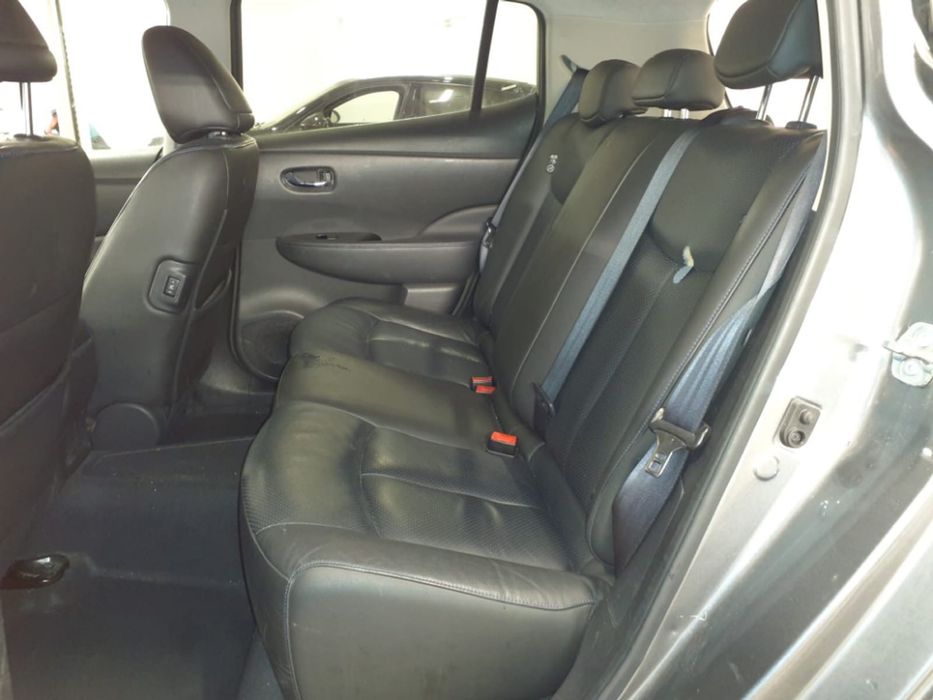 Оренда авто Nissan Leaf Нісан Ліф Ніссан Ліф