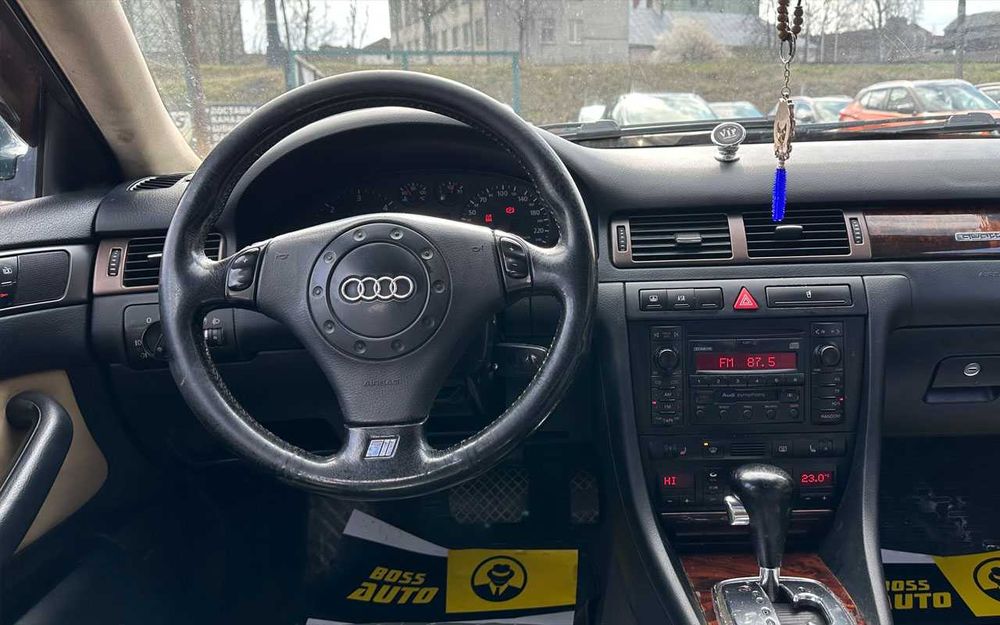 Audi A6 2000 року