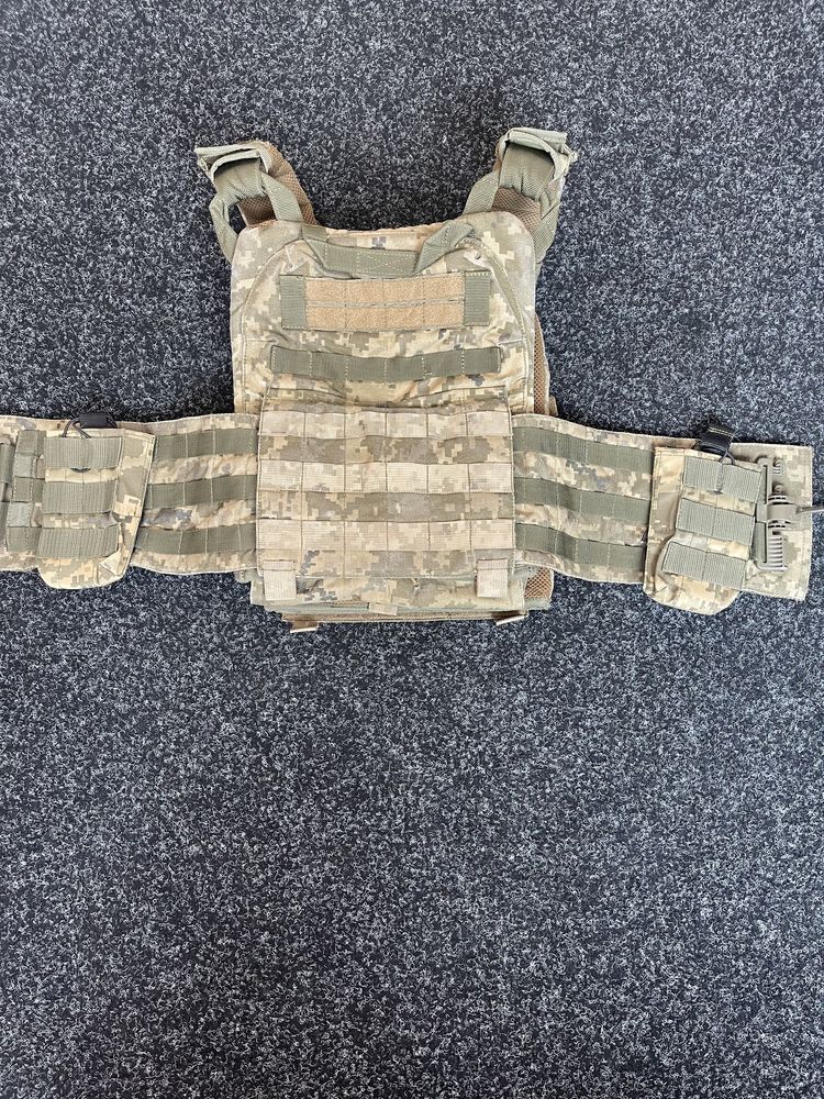 Плитоноска Real Defence в пікселі