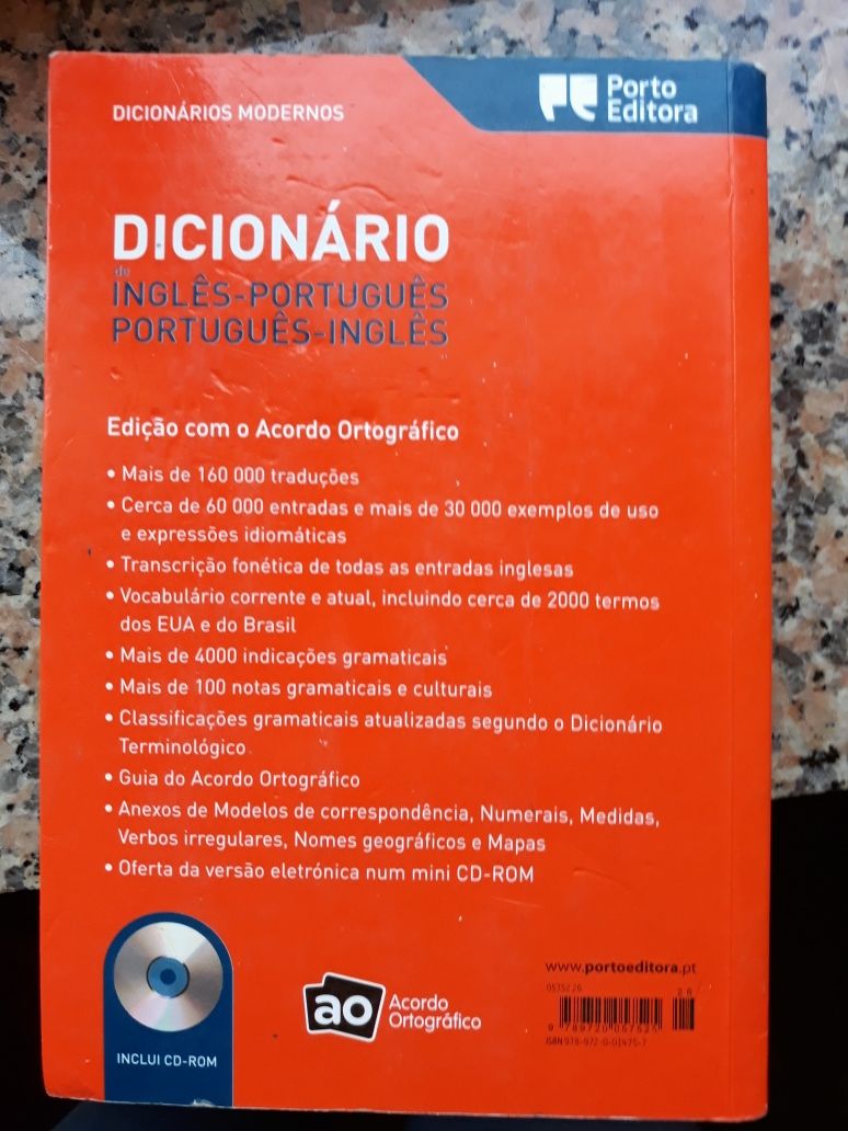 Vendo dicionário inglês-português/português-inglês