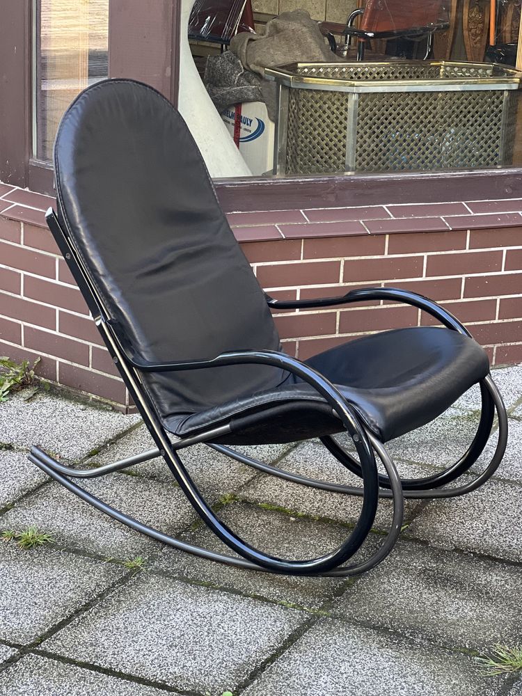 Paul Tuttle dla firmy Strässle, fotel bujany Nonna