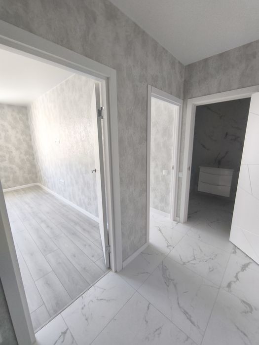 Цена с оформлением! 37 КВ.м. Новый ремонт. Без комисси.