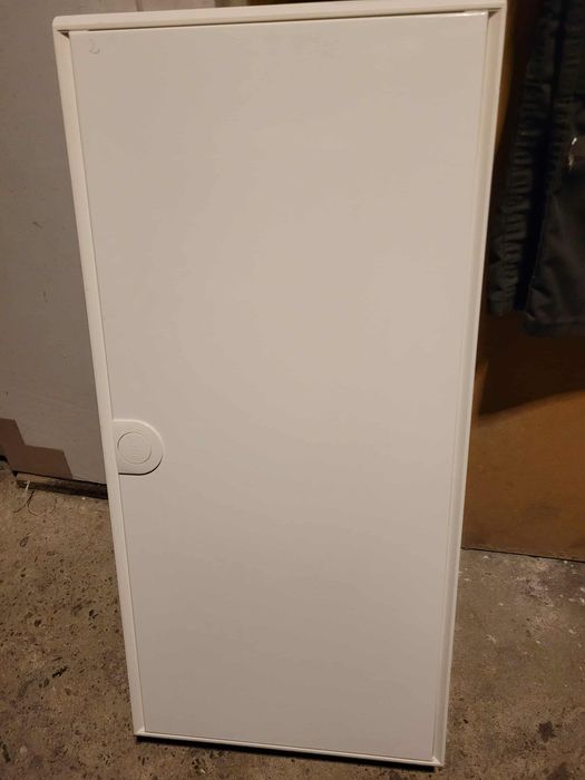 Skrzynka elektryczna natynkowa