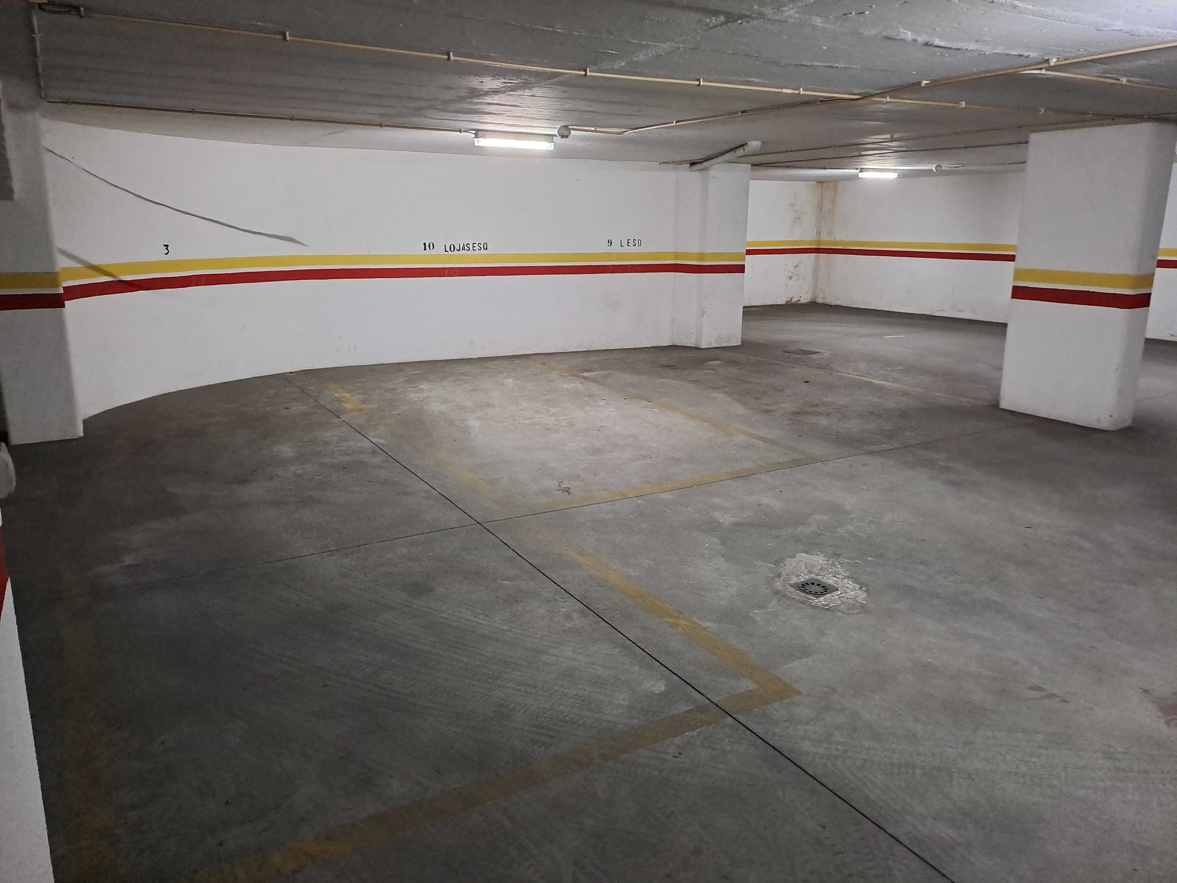 Garagem 15 m2 em Lisboa, zona Grafanil