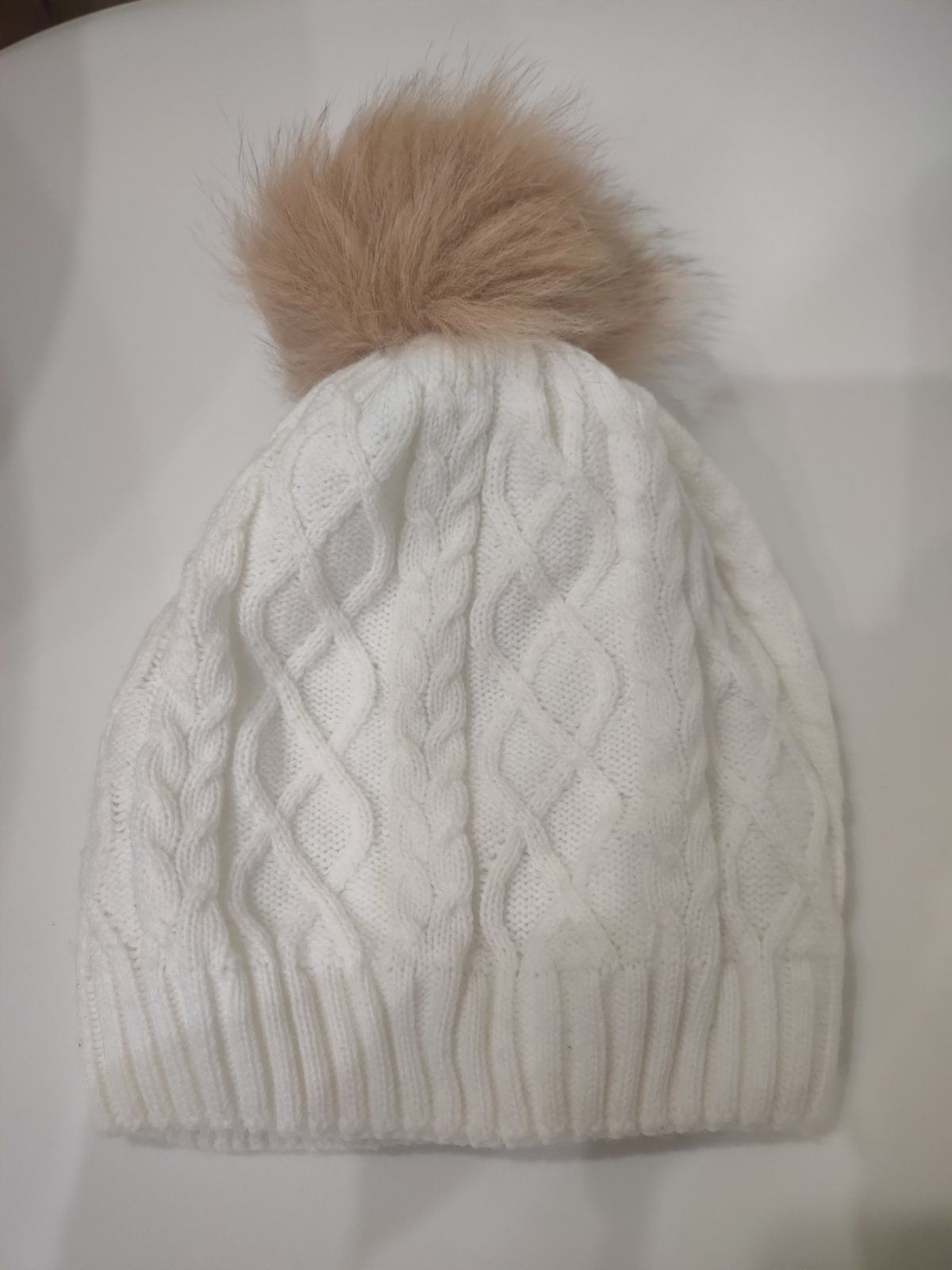 Продам шапки женские