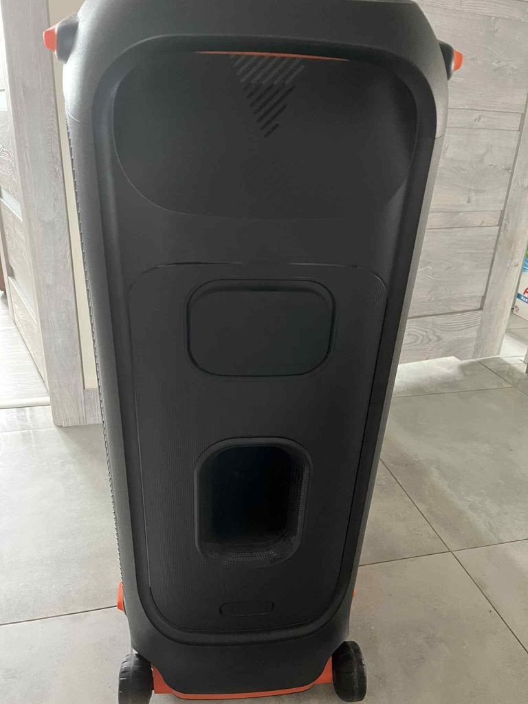 Sprzedam JBL partybox 710