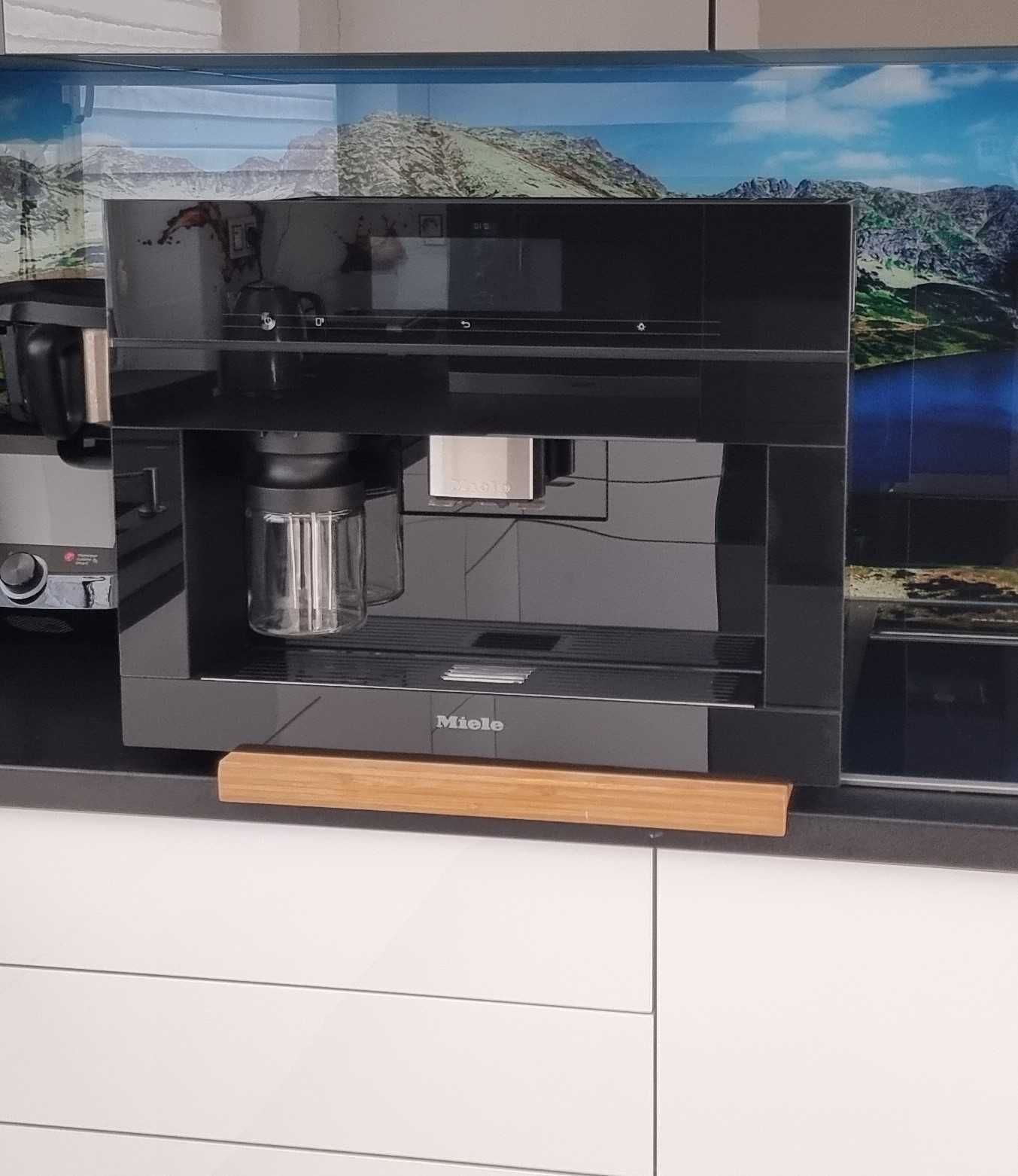 Kawiarka /ekspres Miele CVA 7845 czarny /ObsidianBlack, przyłącze wody