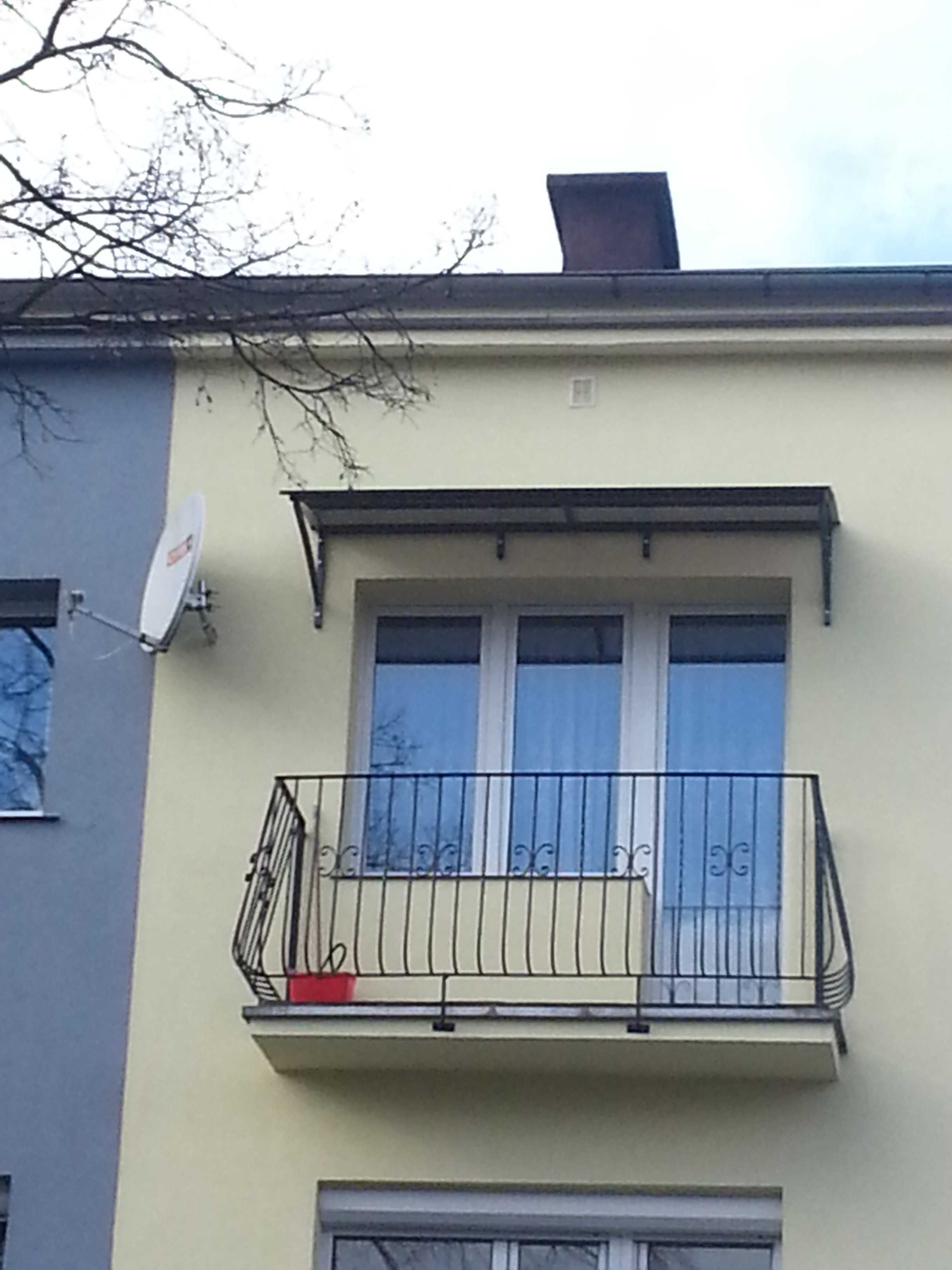 Daszek nad balkon, drzwi, pompa ciepła