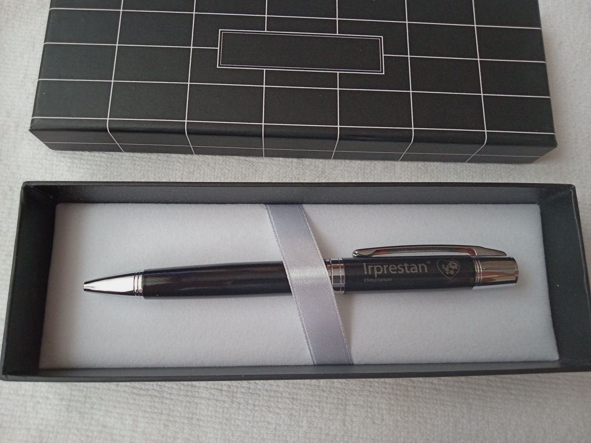 Długopis w eleganckim opakowaniu prezent