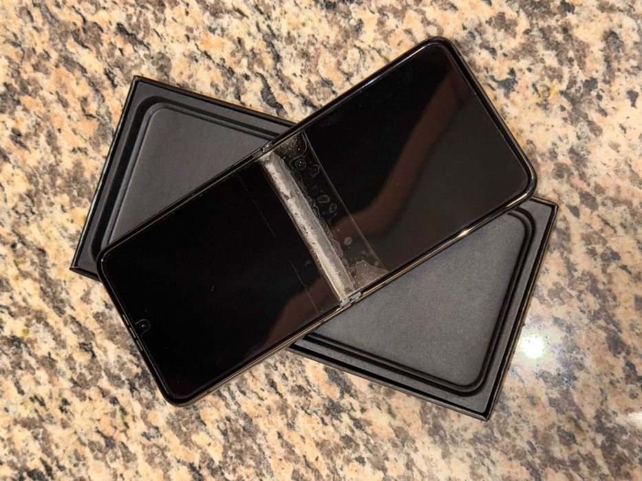 Samsung Galaxy Z Flip4