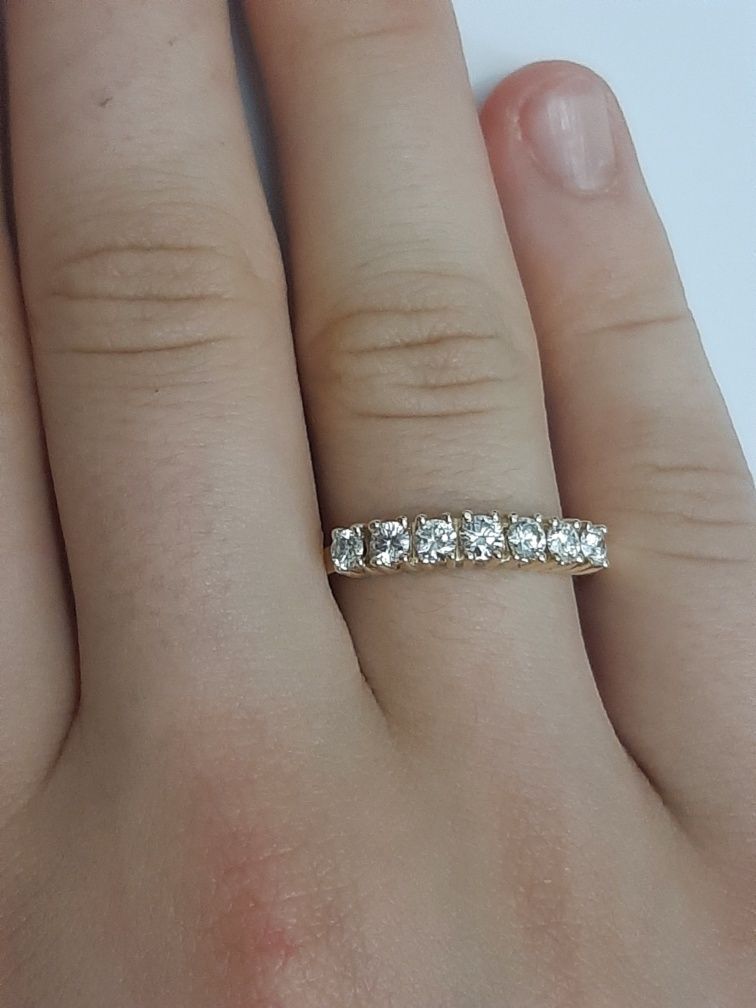Золотое кольцо с бриллиантами Дорожка.