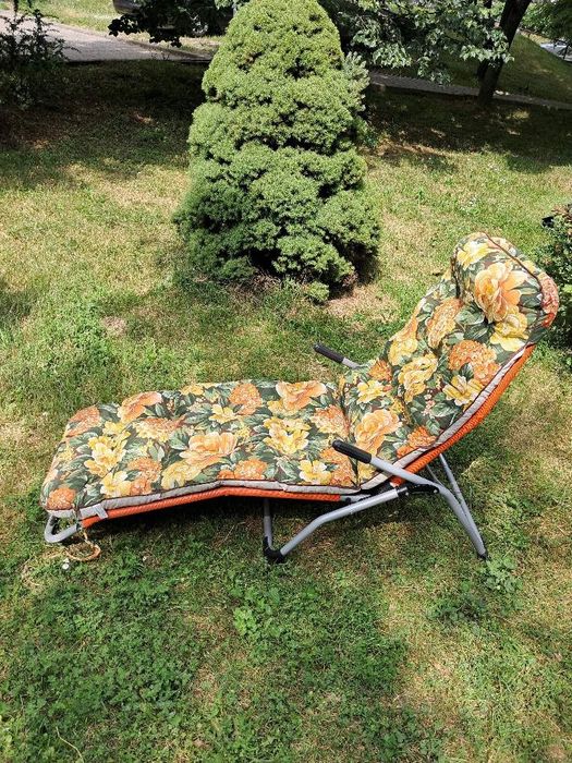 Wygodna leżanka ogrodowa/plażowa lub na taras/balkon
