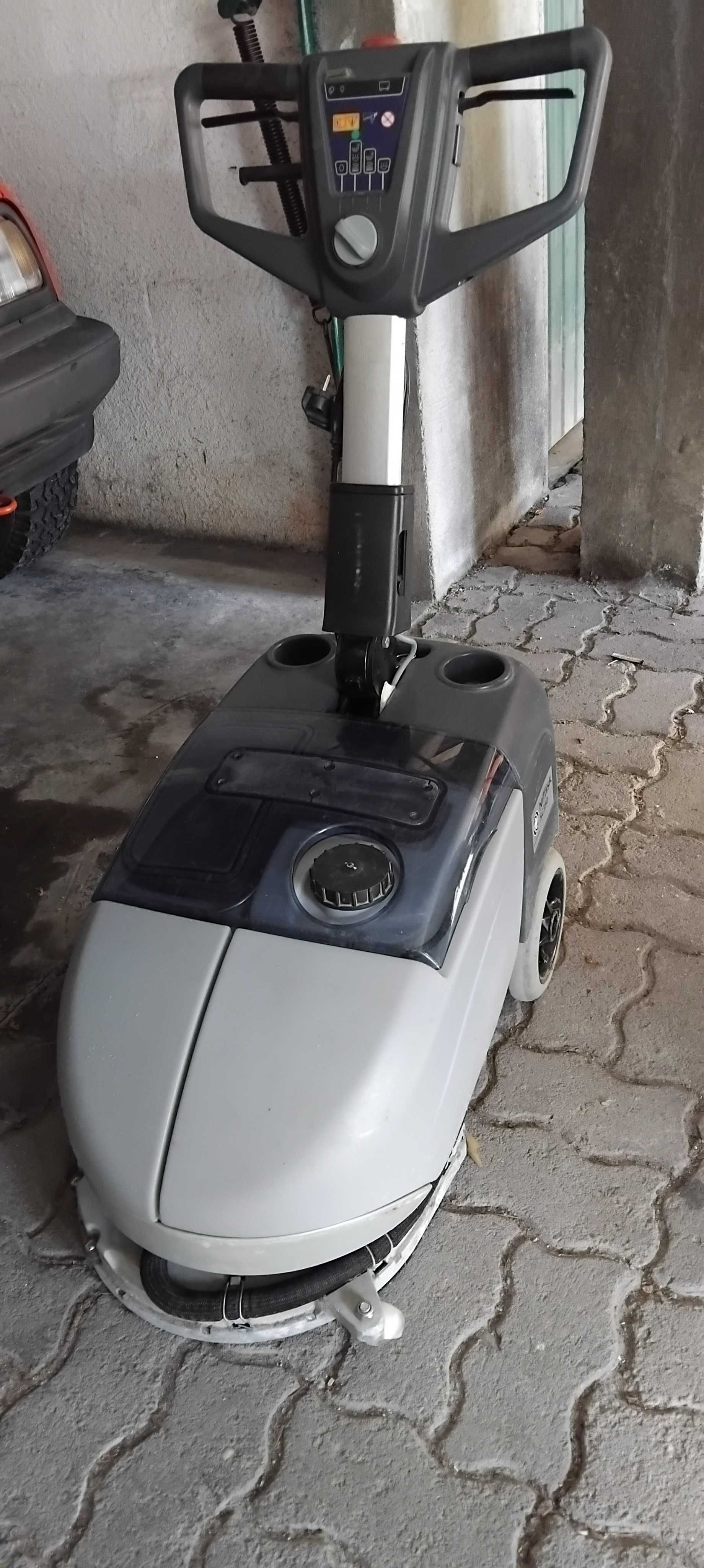 Lavadora aspiradora NILFISK SC350