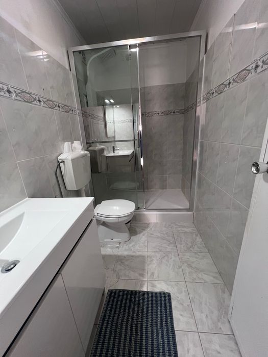 Quarto individual cama de casal