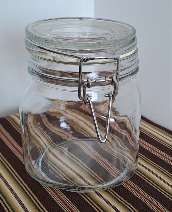 Frasco de vidro com tampa hermetica