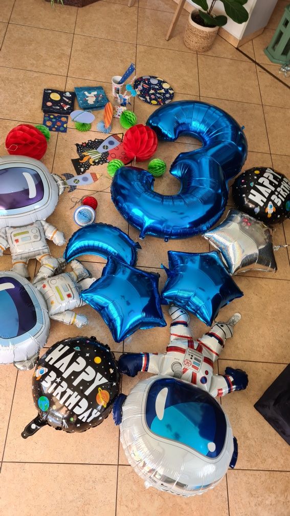 Impreza urodzinowa kosmos roboty galaktyka balony robot rakieta dekor