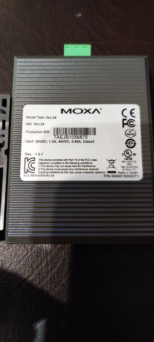 MOXA Przemysłowy, gigabitowy zasilacz (injector) urządzeń PoE/PoE+