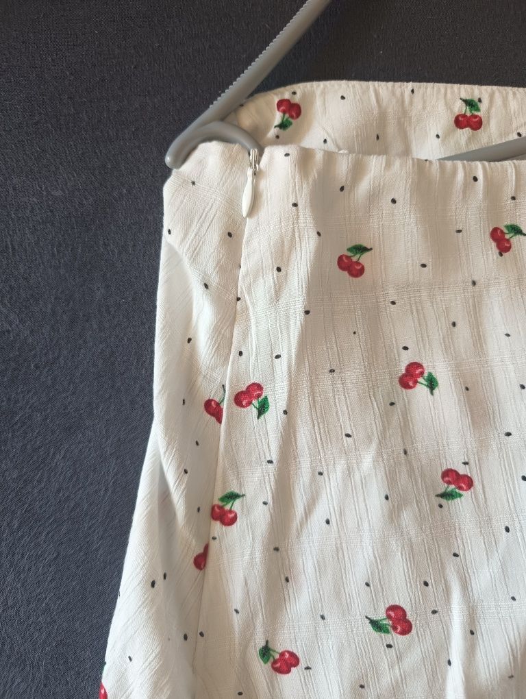 Nowa biała spódniczka w wisienki Primark, rozmiar 44!