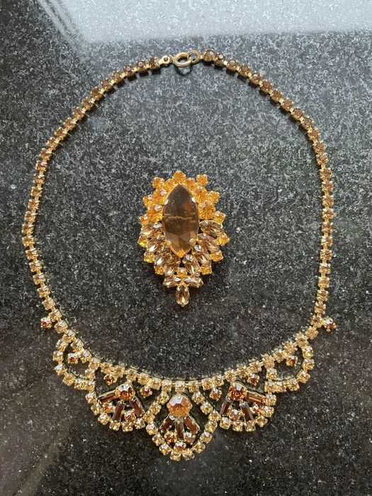 Прикраси брошки кольє стара Чехія