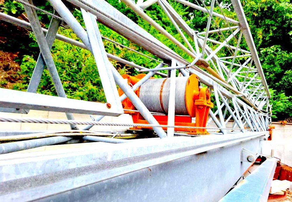 Żuraw samowznoszący ARCOMET 26H - 2006 - osie budowlane