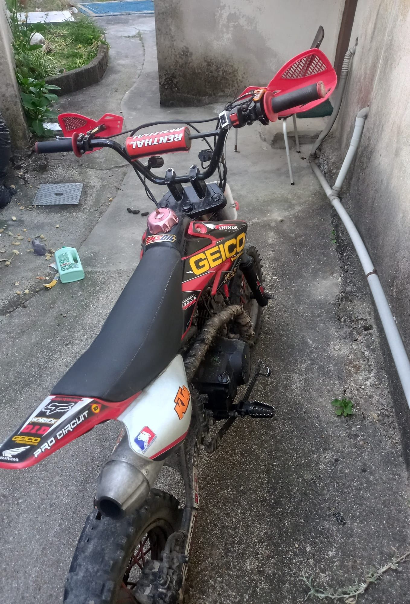 Pit bike 125 é só meter gasolina e andar