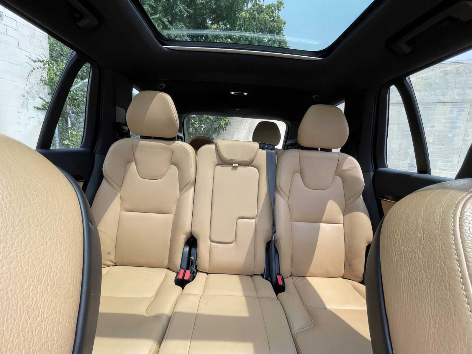 2019 Volvo XC90 T6 Momentum