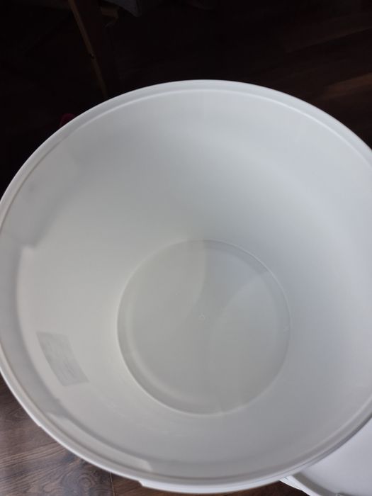 Wiaderka plastikowe z przykrywką 25l po art spożywczych
