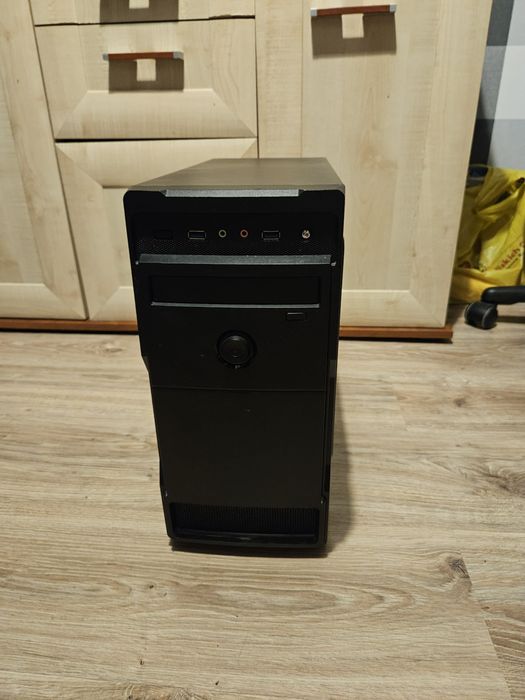 Komputer stacjonarny i5/8gb ram/ RX550 4Gb