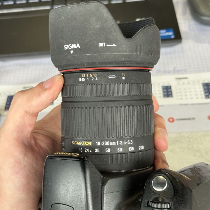 Об'єктив Sigma DC 18-200mm 3.5-6.3 (без кришок, але лінза ідеал)