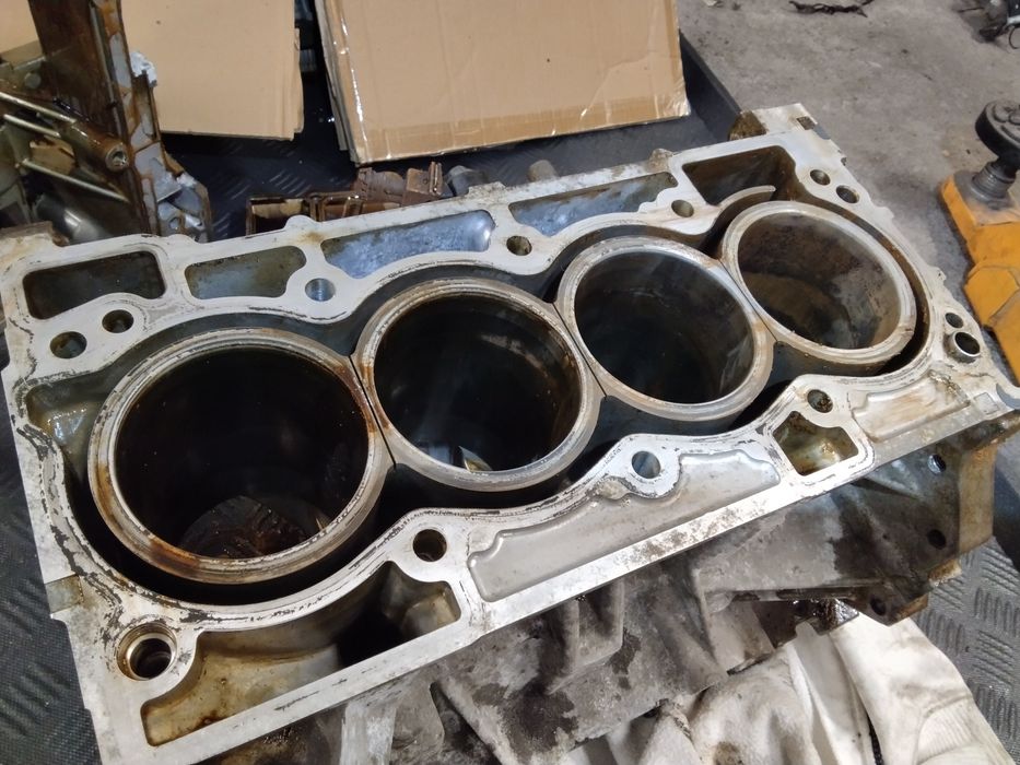 Blok silnika dół Renault scenic 3 lift 2.0 16V m4r713 m4r