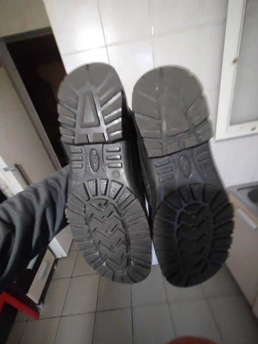 Продам кожаные рабочие ботинки talan