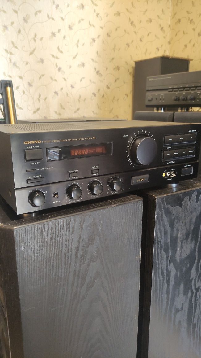 Усилитель ONKYO A8640