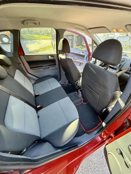 Mitsubishi Colt 2010 1.3 Расход 5-6л