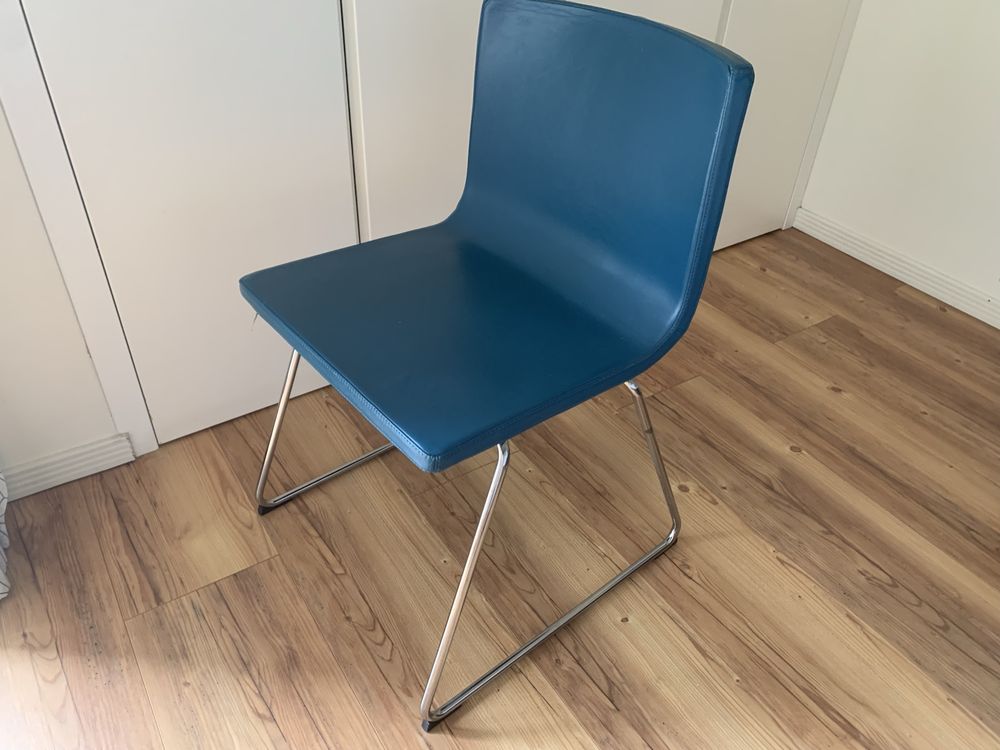 Cadeira Ikea Bernhard Azul