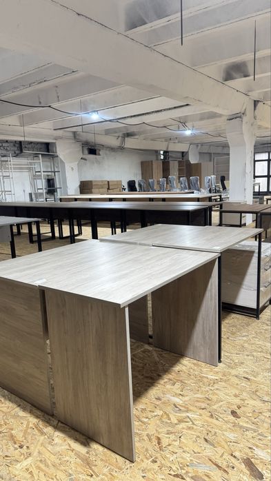 Столи великий вибір