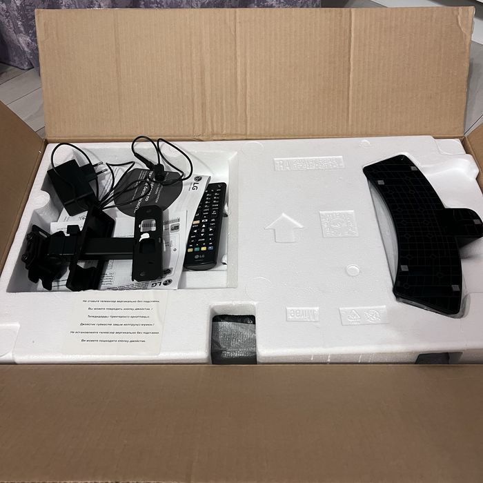 Телевізор LG 24 MT 49S -PZ