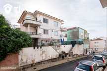 IMÓVEL ARRENDADO: Moradia T4 com Terreno em Queluz por 260.000€