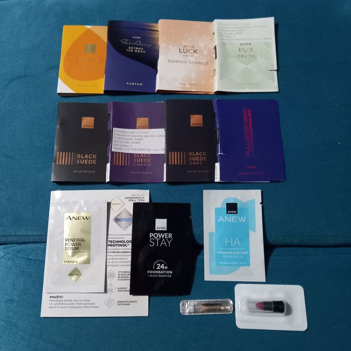 Avon zestaw mini kosmetyków 13 sztuk