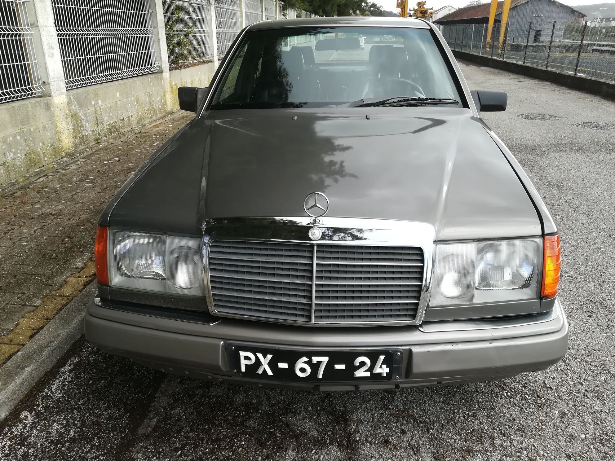 Mercedes 260 e w124