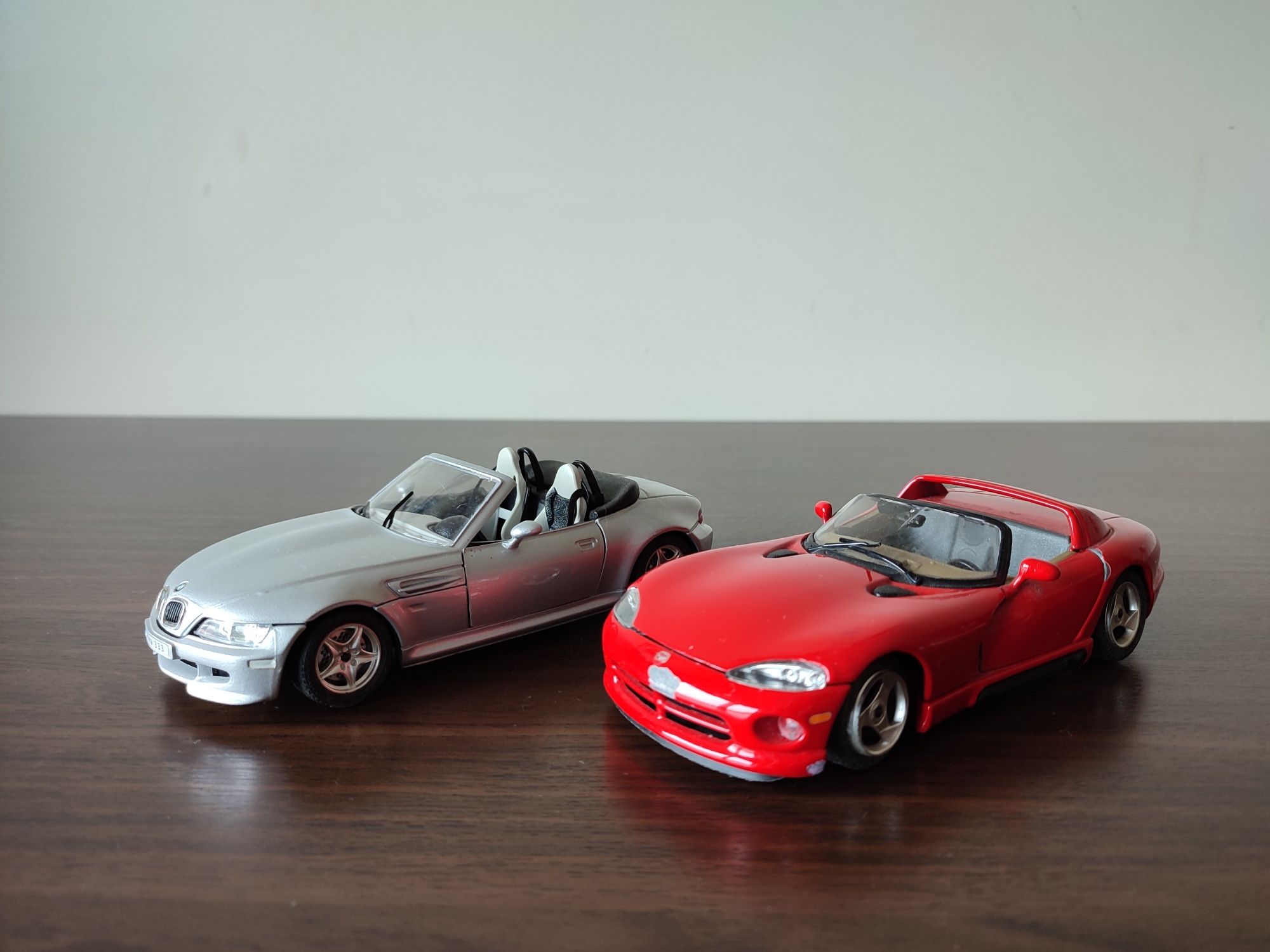 Réplicas de carros e motas de coleção miniatura