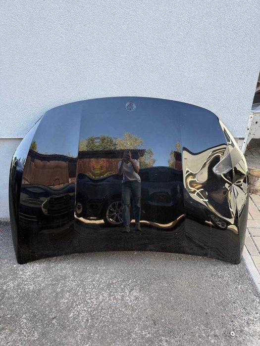 Запчастини на Mercedes Benz 2022 GLA 35 AMG Капот A0009890606