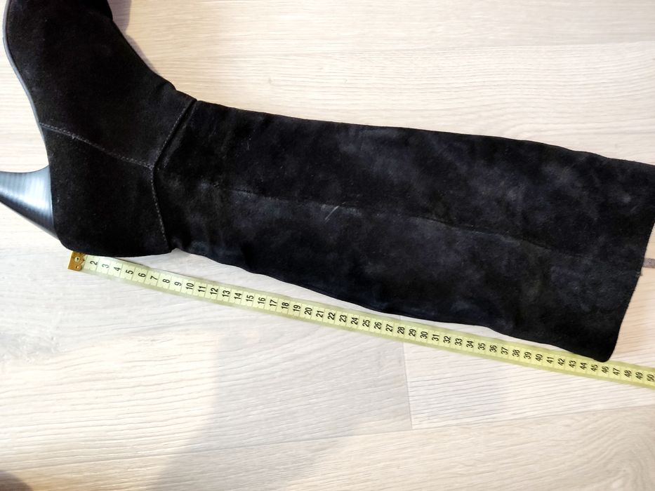 Замшеві високі чоботи