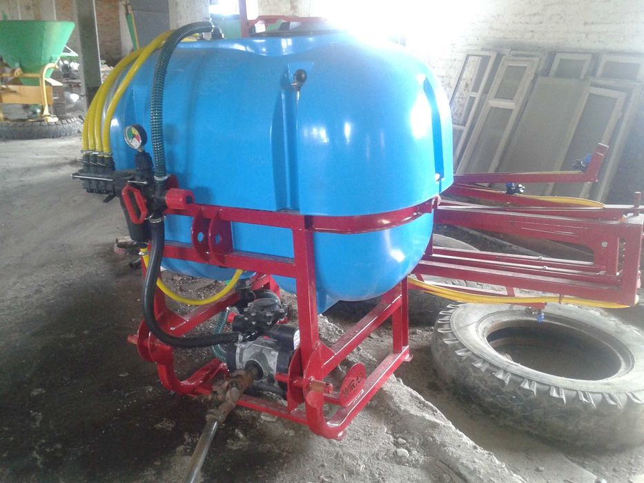 Обприскувач навісний 300 л, штанга 10 м Віракс Wirax для трактора