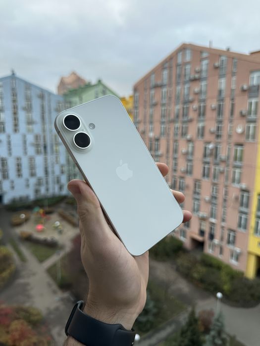 100% Аккум iPhone 16 128Gb White Neverlock Айфон