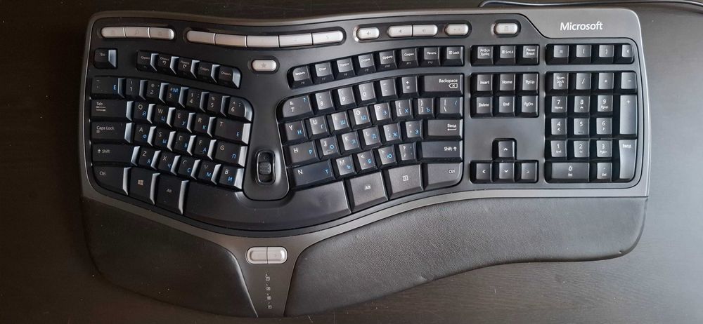 Клавіатура USB Logitech Wave Pro у доброму стані.