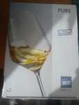 Copos de vinho branco e tinto