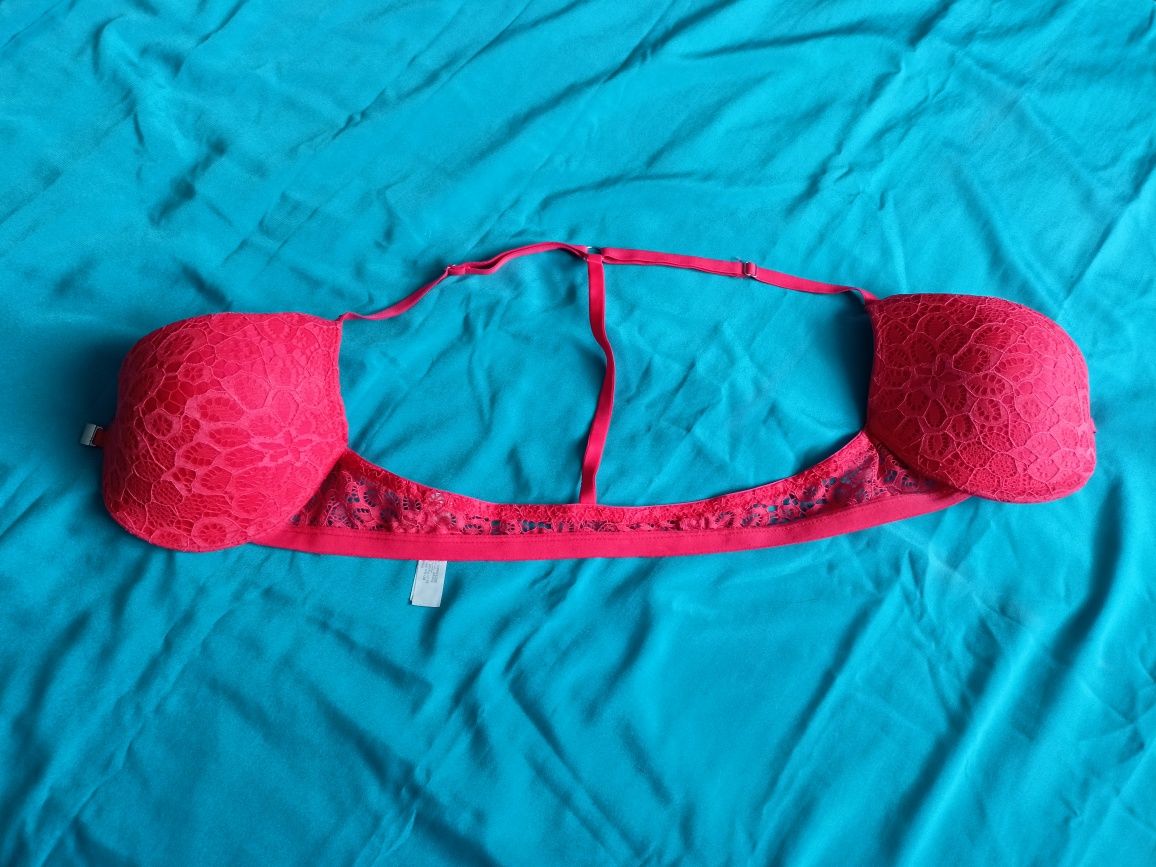 Biustonosz push up, zapinany z przodu. Rozmiar 80B.