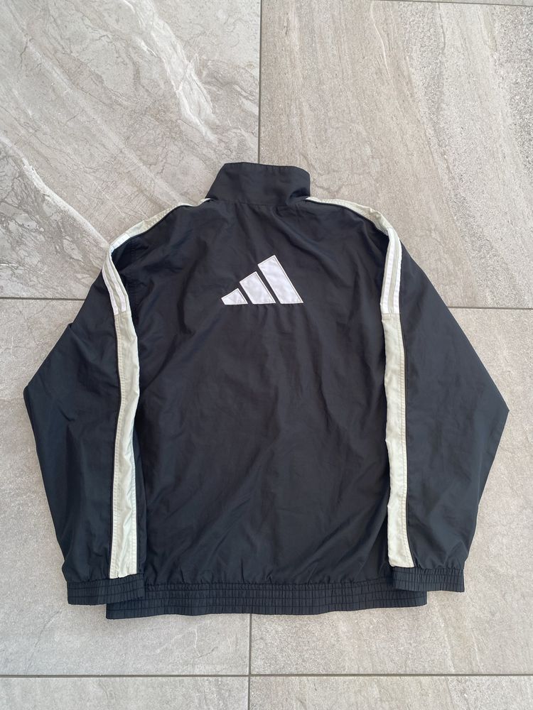 Adidas jacket size m