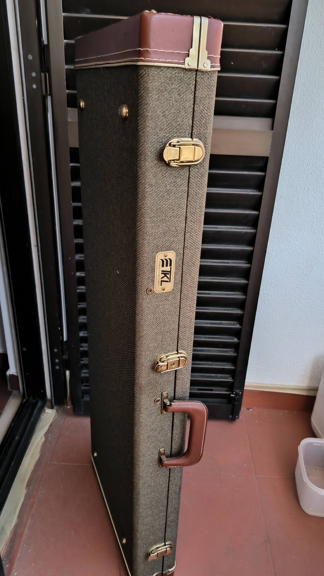 Guitarra Yamaha AES 620 cor  Sunbirst